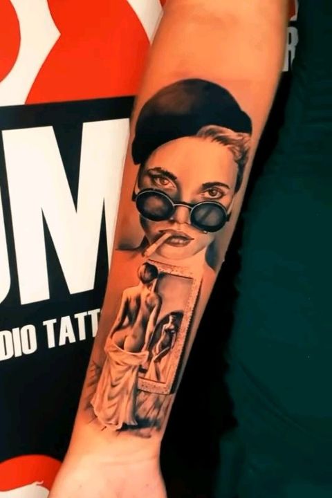 Tatuagem realista de retrato surrealista